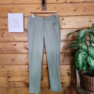 Classic Men's Olive Chinos